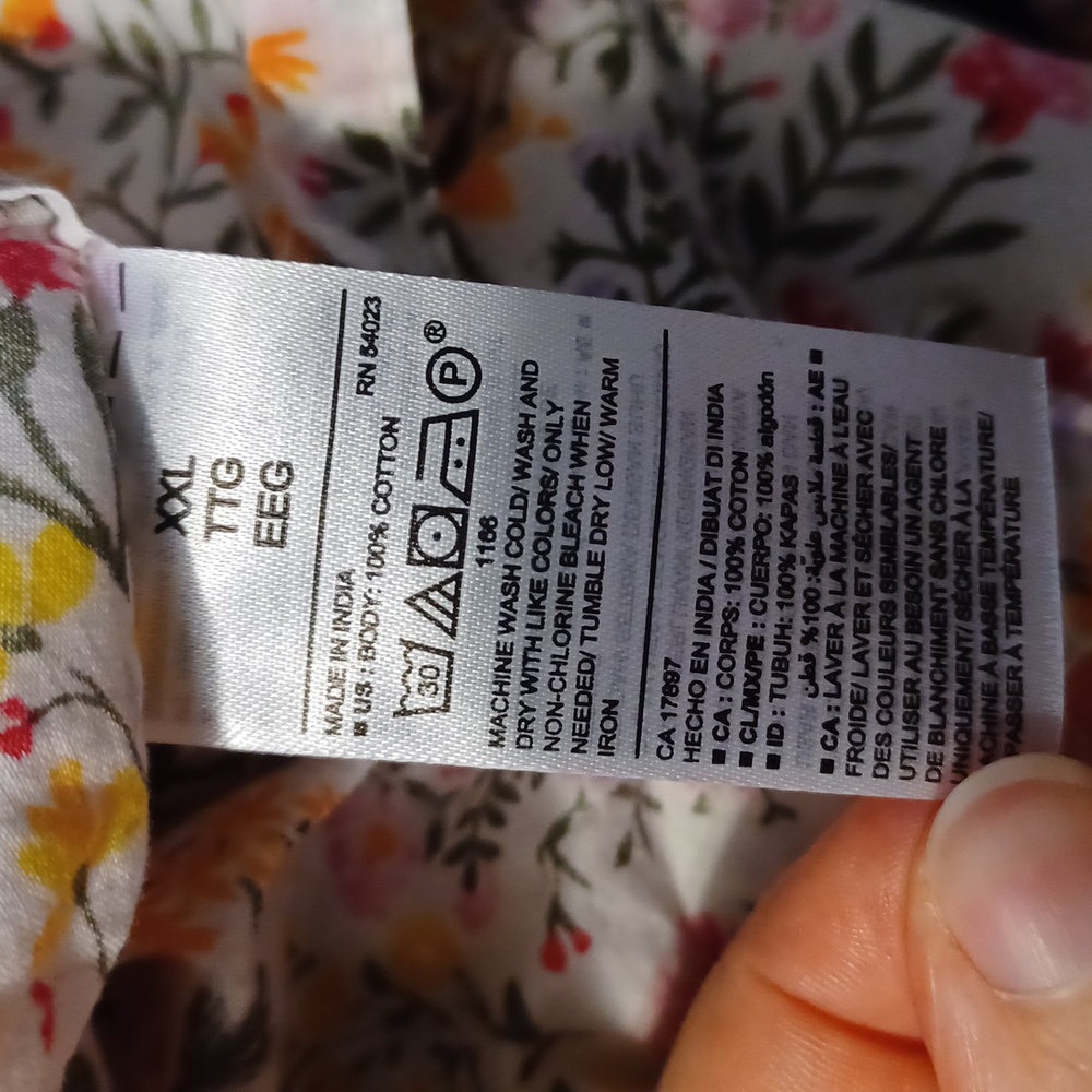 Pretty Spring floral button down - Picture 5 of 6